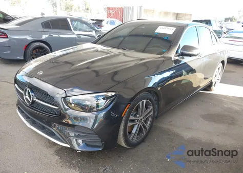 2021 Mercedes-Benz E 350 z USA, uszkodzony, nr VIN W1KZF8DB4MA904262